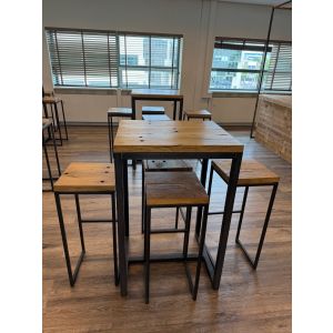 Bar/statafel met krukken (st406)